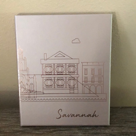 Belk Savannah make up set blush and eye shadow - Picture 2 of 5